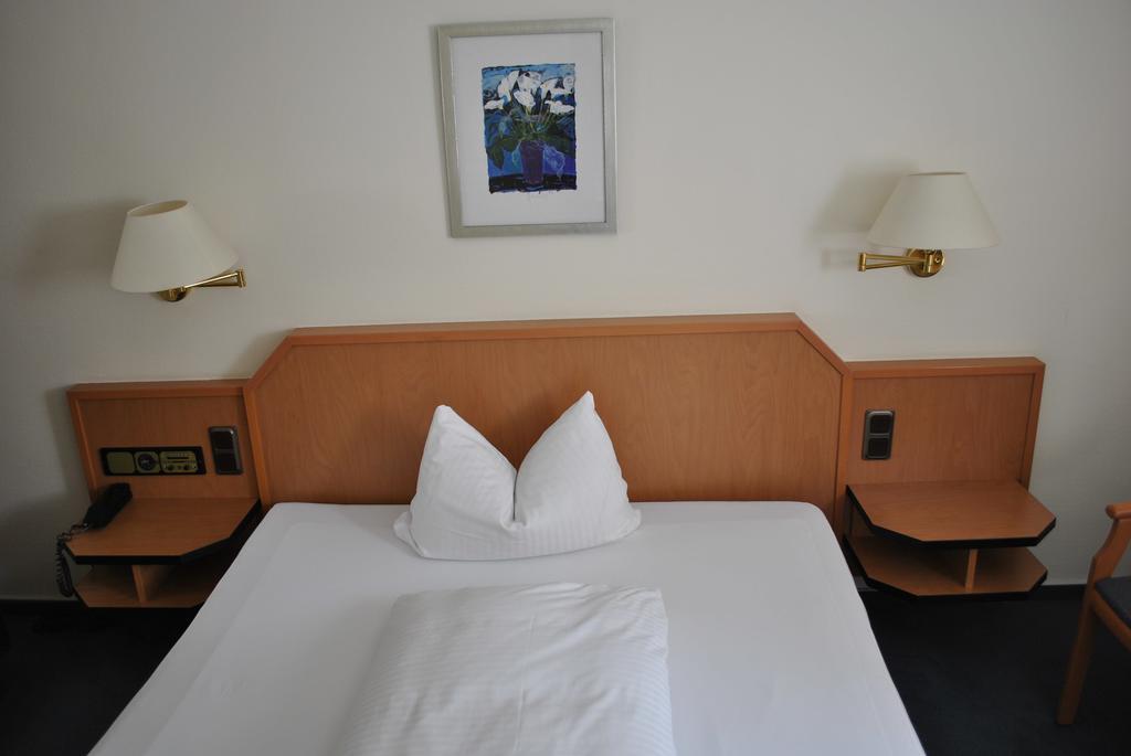 Hotel Garni Am Schaefersberg นีเดิร์นเฮาเซน ห้อง รูปภาพ