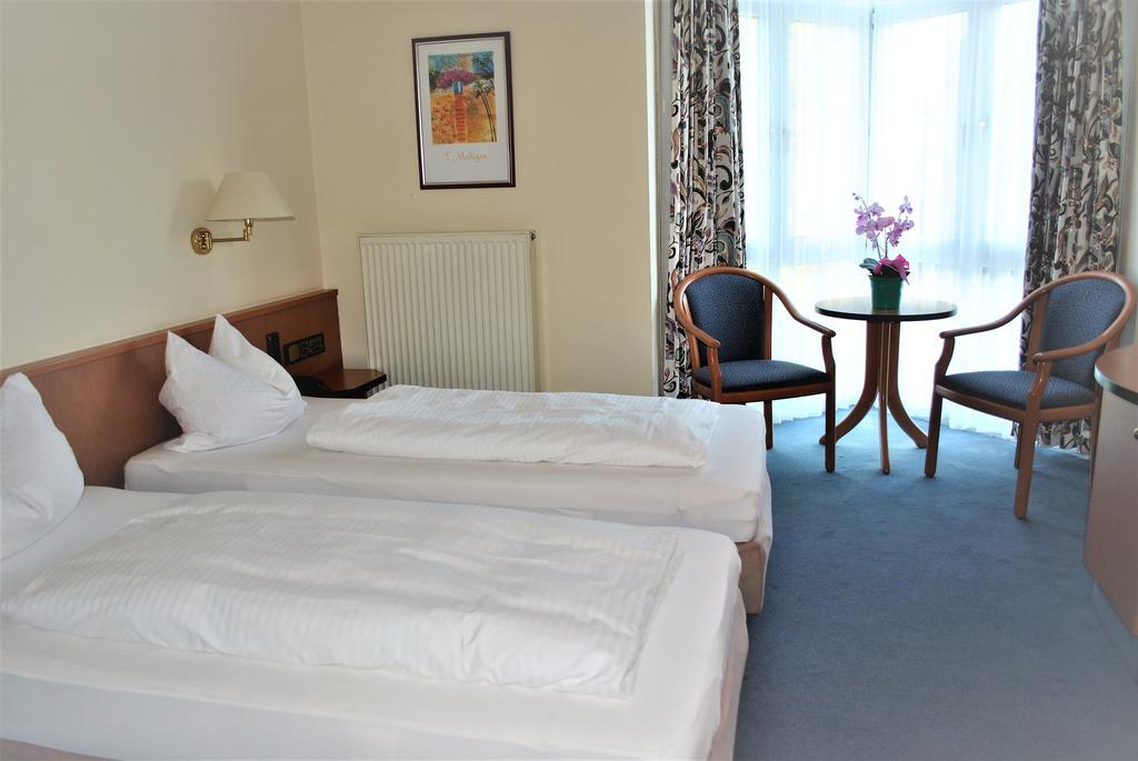 Hotel Garni Am Schaefersberg นีเดิร์นเฮาเซน ห้อง รูปภาพ